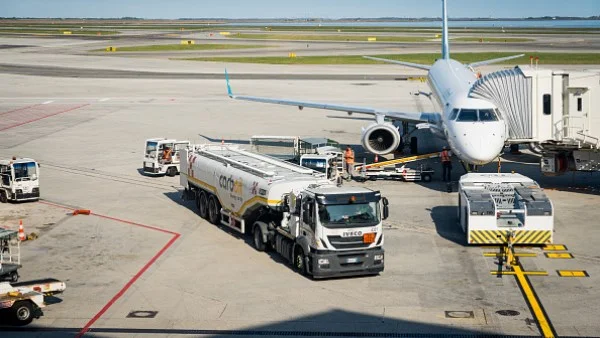 قلق أوروبي من أزمة وقود الطائرات بسبب الحرب في إيران