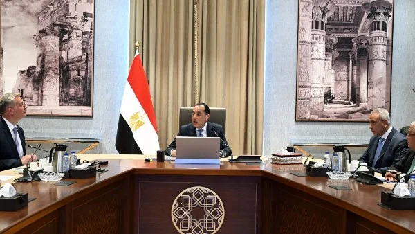 إجراءات القيد المؤقت لـ 10 شركات بترول في البورصة