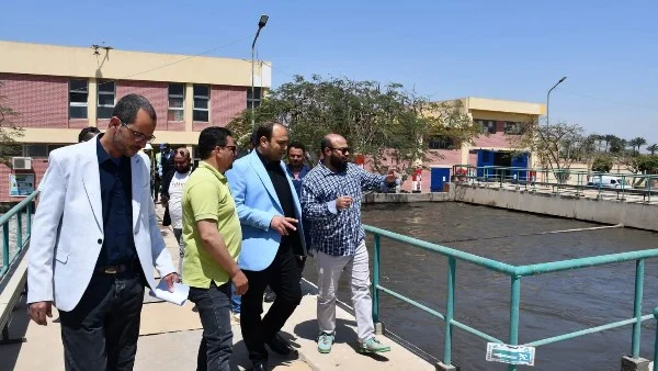 تفقد رئيس مياه الشرب بالجيزة لمحطة صرف صحي أم دينار