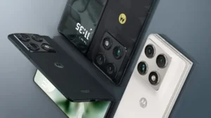 موتورولا تطلق هاتفها القابل للطي "رازر فولد" الجديد