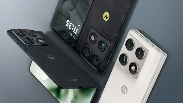 موتورولا تطلق هاتفها القابل للطي "رازر فولد" الجديد