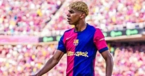 أتلتيكو مدريد يتقدم على برشلونة في أول شوط مثير