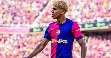 أتلتيكو مدريد يتقدم على برشلونة في أول شوط مثير