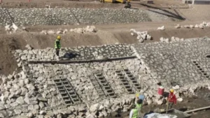 سويلم يتابع الترتيبات النهائية لقناطر ديروط الجديدة