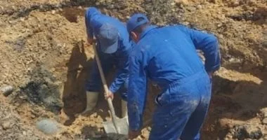 إصلاح كسر بخط صرف صحي الحمادات بالإسماعيلية