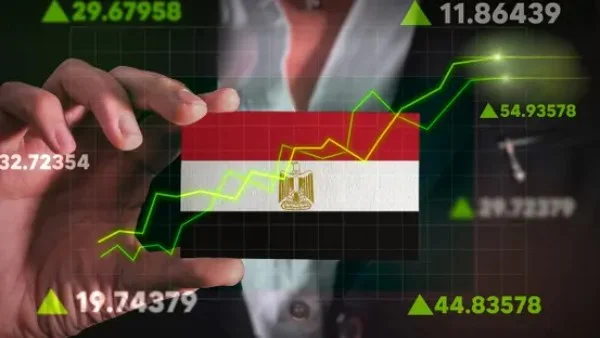 انتعاش الاقتصاد المصري عبر تحويلات السياحة والاستثمار