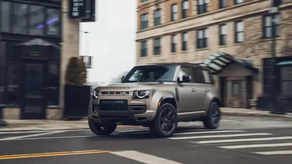 لاند روفر ديفندر أوكتا: القوة والفخامة في SUV جديدة