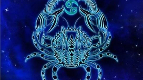 حظك لمواليد برج السرطان اليوم 15 أبريل 2026