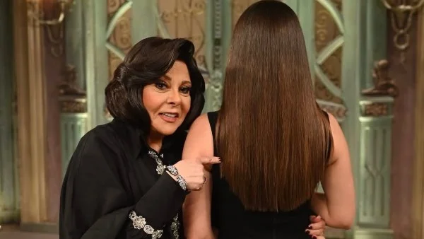 إسعاد يونس تشوق الجمهور لضيفة برنامجها الجديد