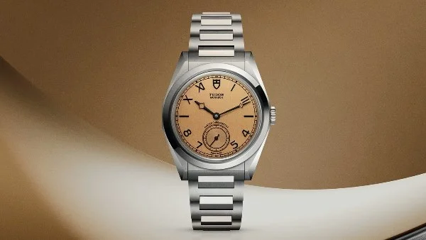 ساعة تودور الجديدة تحتفل بمئوية الشركة