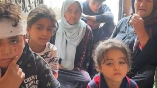 مسنّة تعيش بظروف صعبة في رعاية 8 أحفاد