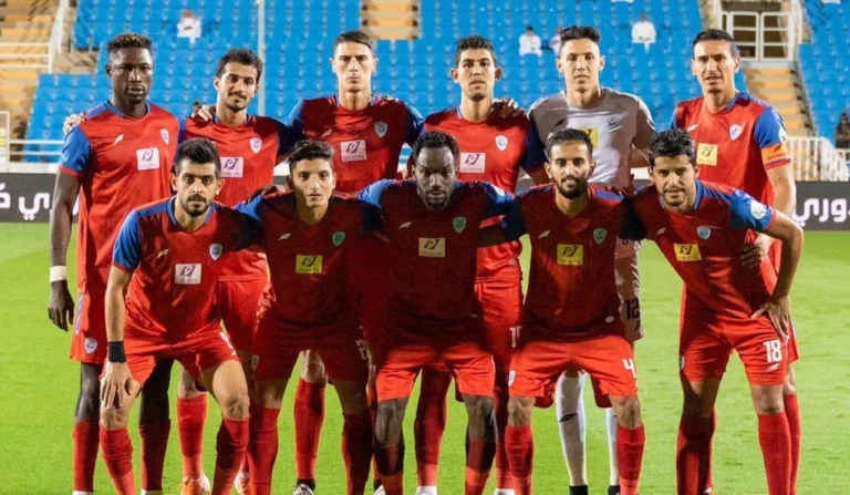 أبها يقترب من الصعود والدرعية يتعثر في دوري الأولى السعودي