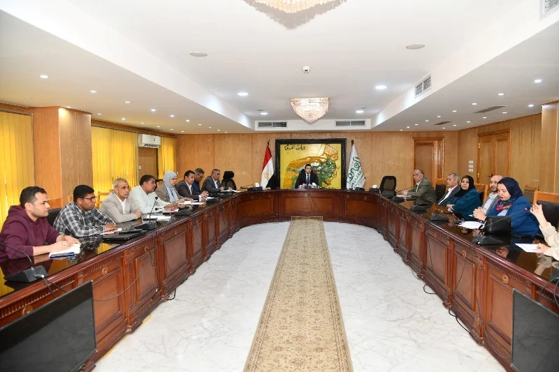 متابعة مشروعات الخطة الاستثمارية في الفيوم