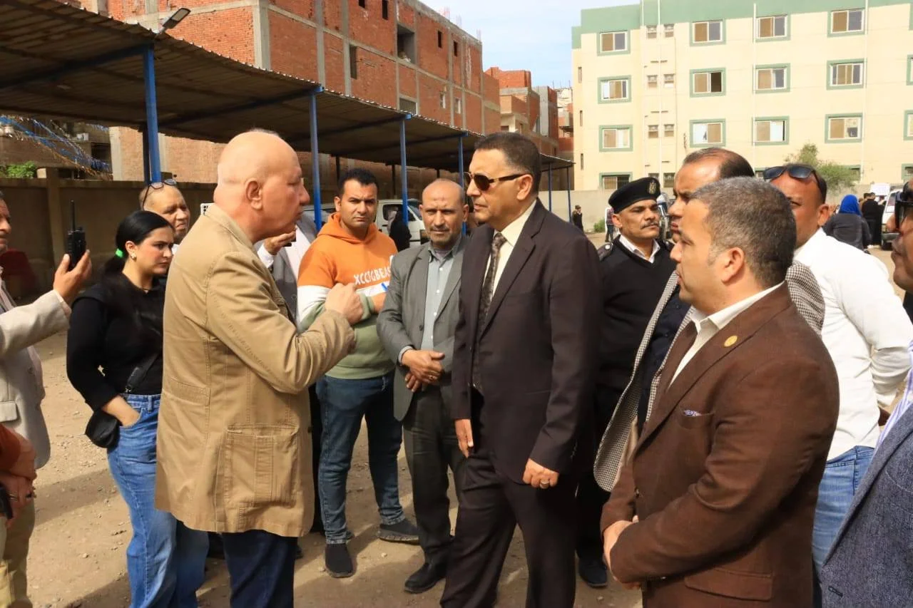 جولة ميدانية لمحافظ القليوبية في كفر شكر لمتابعة النقل