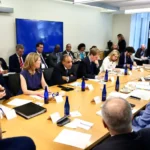 وزير الخارجية يشارك في نقاش حول التعافي في غزة