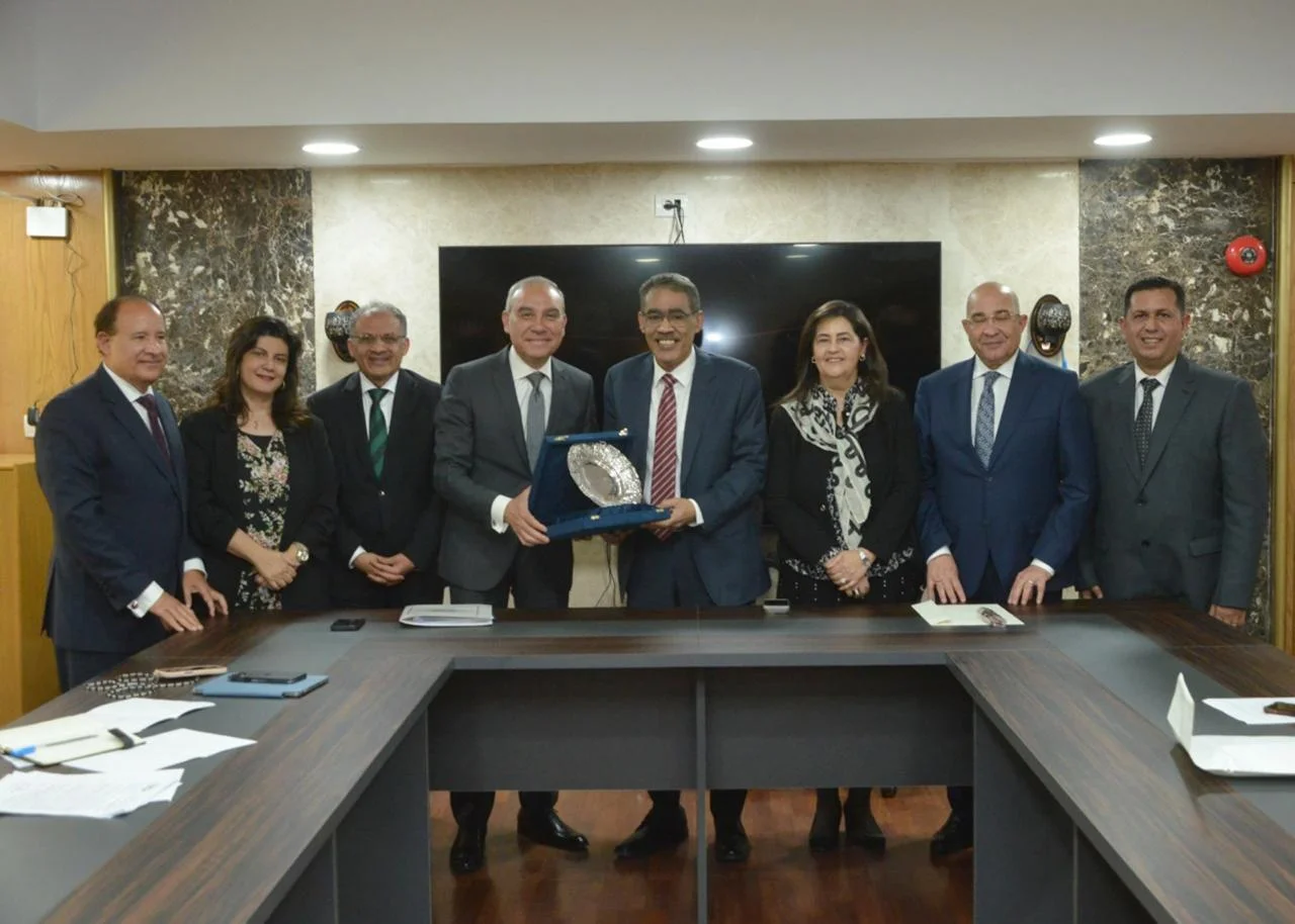 تكريم ضياء رشوان في اجتماع هيئة الاستعلامات الجديد