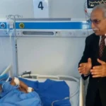 مدير تعليم البحر الأحمر يتفقد حالة طالب مصاب بحادث مروري