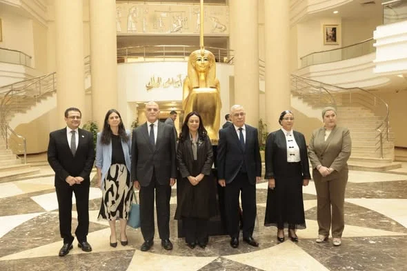 افتتاح "الغرف الصديقة للطفل" بمكتب النائب العام