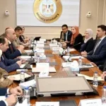 وزير الصناعة يؤكد دور وزارة العمل في دعم القطاع الصناعي