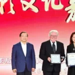 حسين فهمي يبحث التعاون الثقافي بين مصر والصين