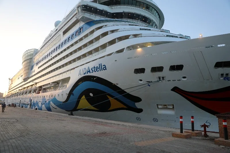 ميناء الإسكندرية يستقبل السفينة السياحية AIDA STELLR