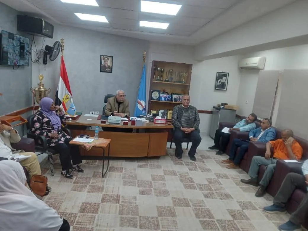 تعليم البحر الأحمر يضع خطة لضبط المدارس اللغوية بالغردقة