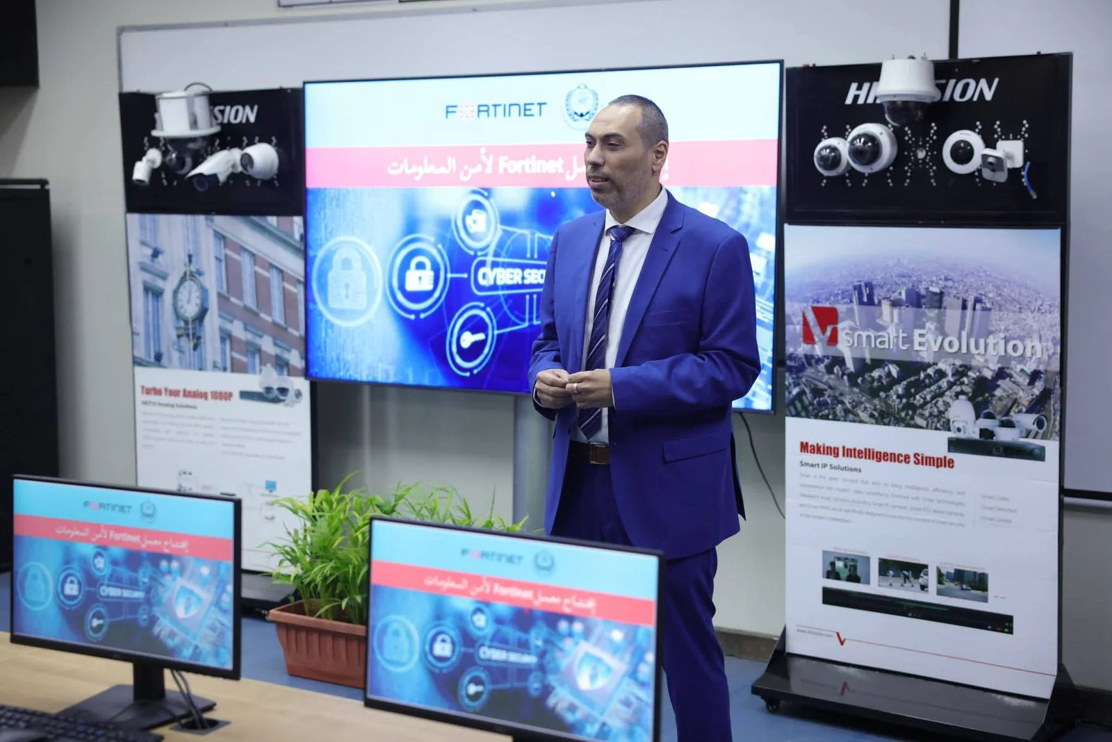 مختبر الأمن السيبراني يعزز مهارات الطلاب في الأكاديمية العربية