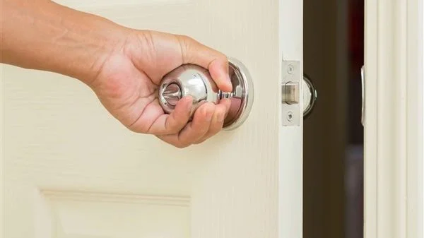 أهمية دعاء الخروج من المنزل