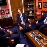 لقاء وزير الخارجية بالزعيم الديمقراطي الأمريكي