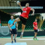 الأهلي يواجه البنك والزمالك يصطدم بالشمس في دوري اليد