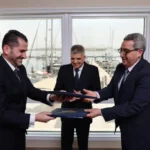 مذكرة تفاهم لتعزيز التعاون بين قناة السويس وغرفة الملاحة الدولية