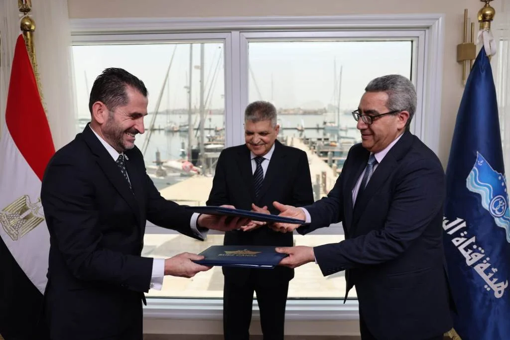 مذكرة تفاهم لتعزيز التعاون بين قناة السويس وغرفة الملاحة الدولية