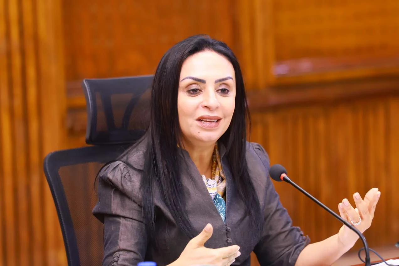 مساعدات مالية لسيدة مسنّة في الشرقية