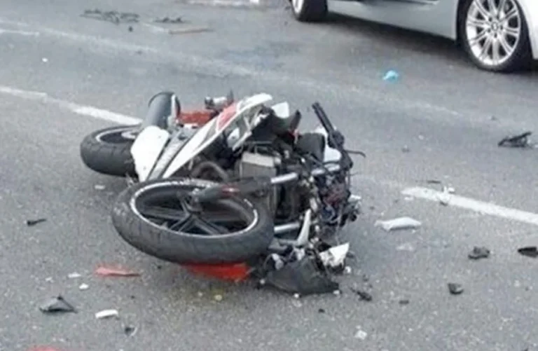 انقلاب دراجة نارية في دقادوس يسفر عن إصابة 3 أشخاص
