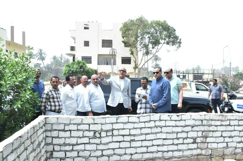 جولة ميدانية لمتابعة مشروعات الكرنك واستجابة للمواطنين