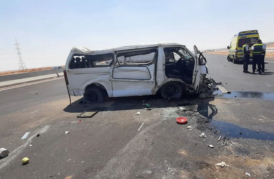 مصرع 2 وإصابة 11 في انقلاب ميكروباص بالإسكندرية