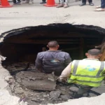 هبوط أرضي في المعادي بسبب كسر ماسورة مياه