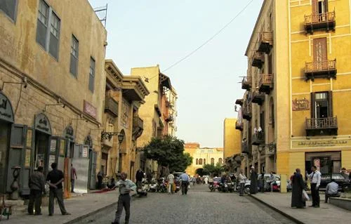 حملة لإزالة تعديات المقاهي في وسط القاهرة