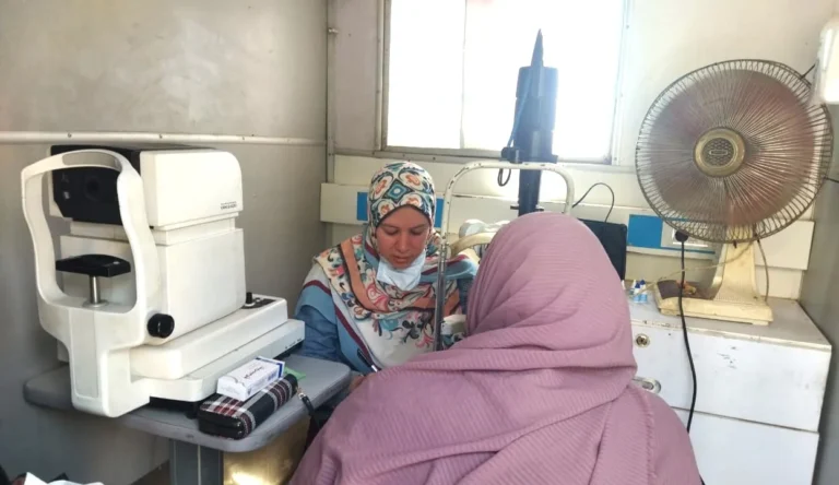 قافلة طبية تكشف على 304 مرضى في قرية الطبرانى