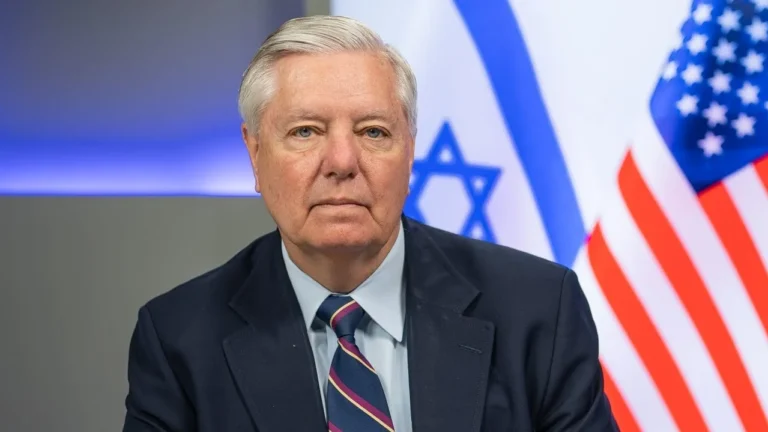 جراهام يحذر من خطر إيران وتأثير الكونجرس على الحرب