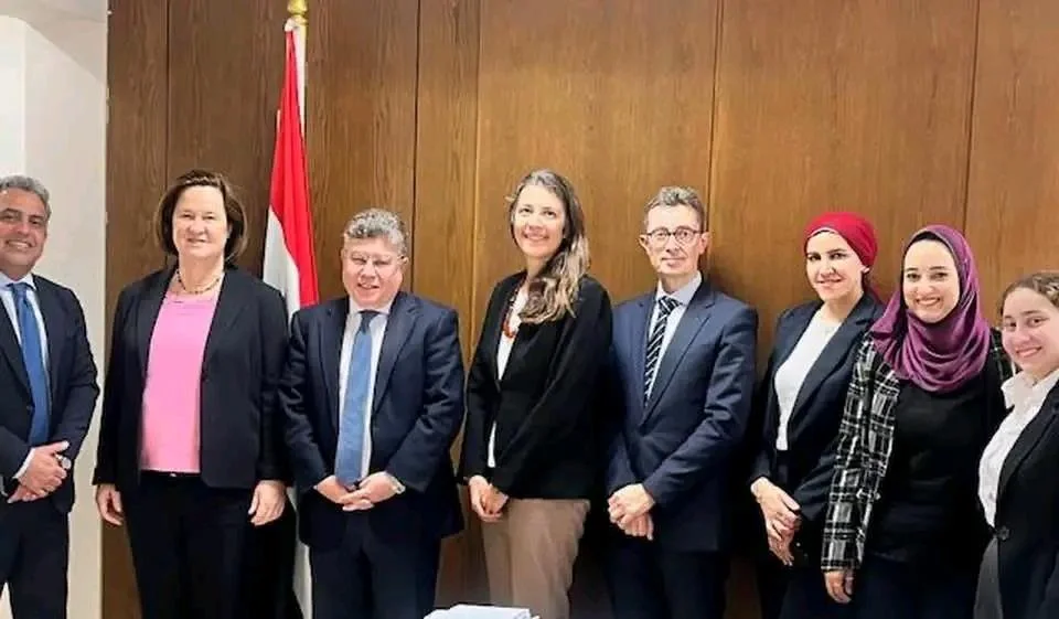 اجتماع لتعزيز التعاون بين مصر وفرنسا