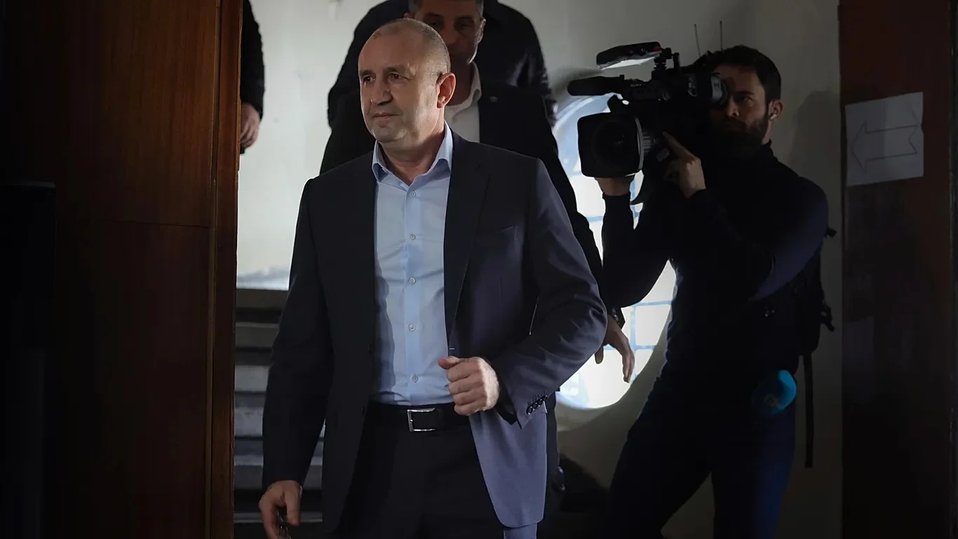 بلغاريا على مفترق طرق انتخابي: صعود رادييف ونتائج متوقعة