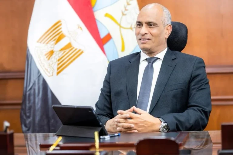 تجديد تكليف الدكتور حسين عبد الرازق مديرًا لمستشفى كفر الشيخ