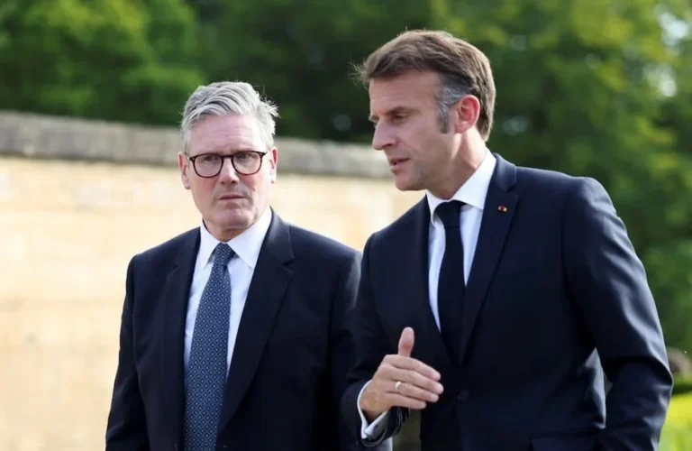 ماكرون وستارمر يرحبان بفتح مضيق هرمز