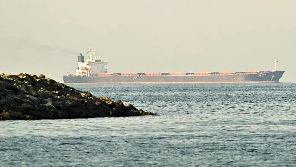 أول سفينة سياحية تعبر مضيق هرمز منذ بدء النزاع