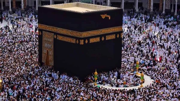 حكم لبس النقاب للمرأة المحرمة