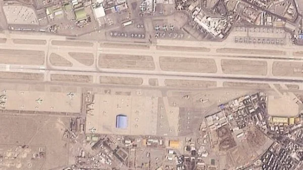 الطيران المدني الإيراني يفتح مجاله الجوي جزئياً