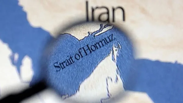 إغلاق مضيق هرمز بسبب تجاوزات الولايات المتحدة