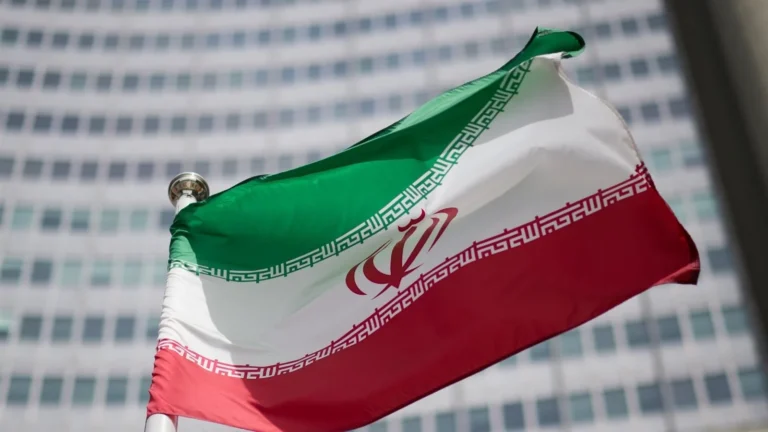 اختلاف في النسخة الفارسية من خطة وقف الحرب الإيرانية