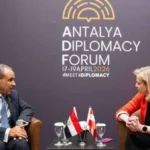 وزير الخارجية يلتقي نظيرته النمساوية لبحث تعزيز العلاقات